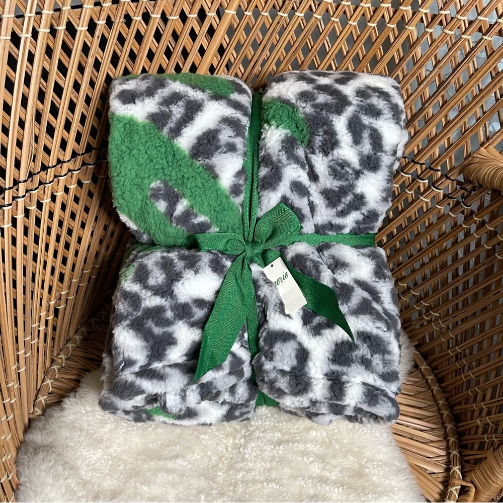 NWT Aerie Leopard Blanket